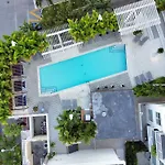 Exclusive Unit In Miami Sunshine