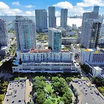 Exclusive Unit In Miami Sunshine