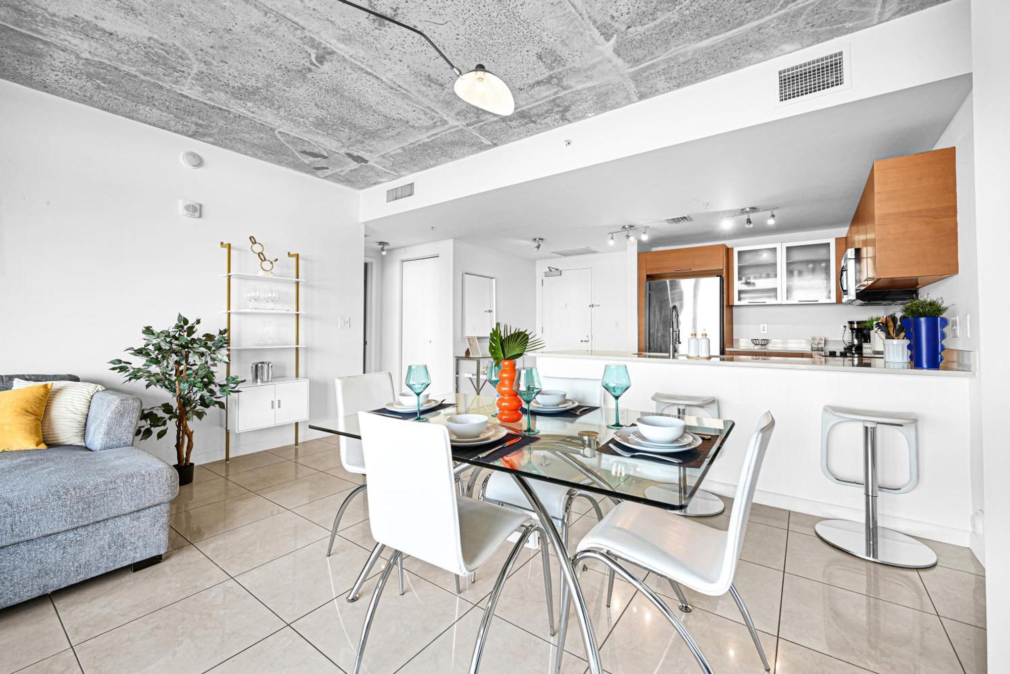 Apartment Exclusive Unit In Sunshine Miami