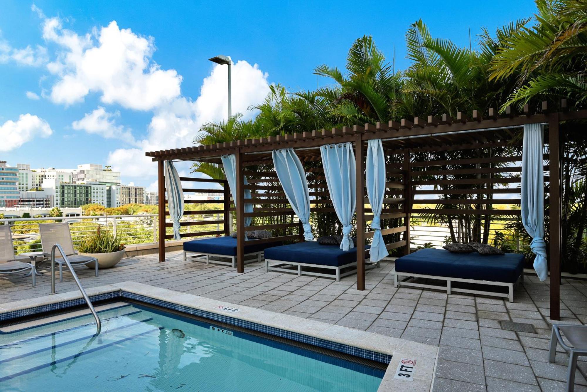 Exclusive Unit In Sunshine Apartment