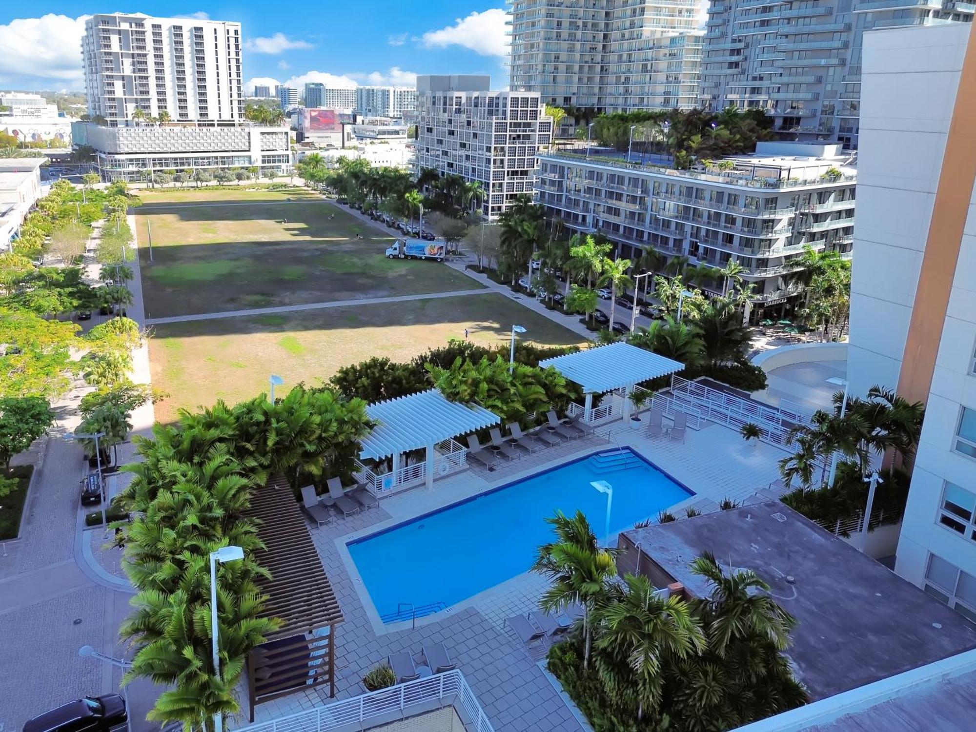 Exclusive Unit In Sunshine Apartment *