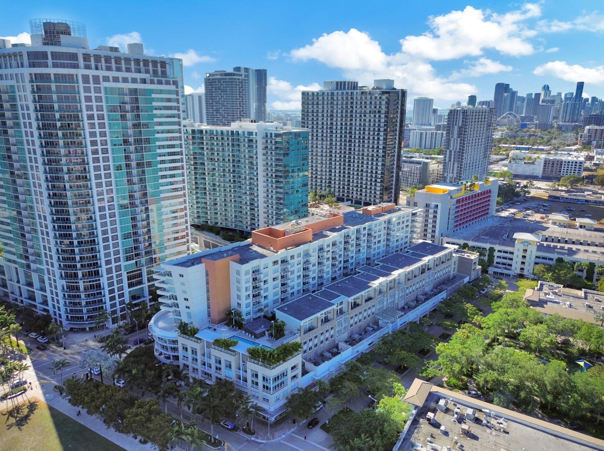 Exclusive Unit In Sunshine Apartment Miami